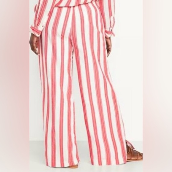 Old Navy High-Waisted Crinkle Gauze Super Wide-Leg Pants - Picture 2 of 3